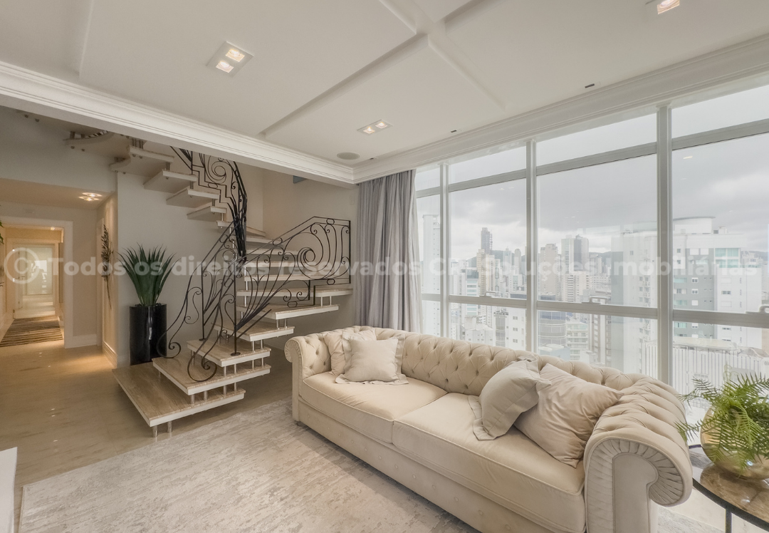 Foto do imóvel Cobertura Duplex Mobiliada com 03 Suítes Frente Mar á venda no Edifício Gran Felicitá em Balneário Camboriú