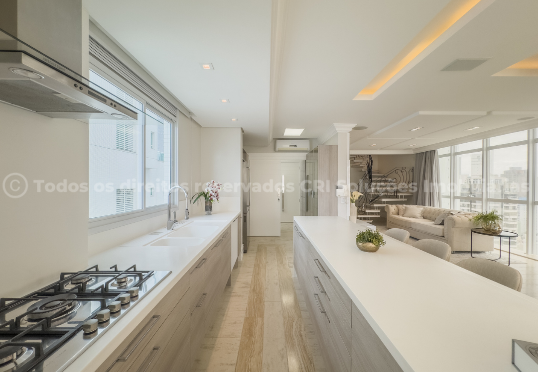 Foto do imóvel Cobertura Duplex Mobiliada com 03 Suítes Frente Mar á venda no Edifício Gran Felicitá em Balneário Camboriú