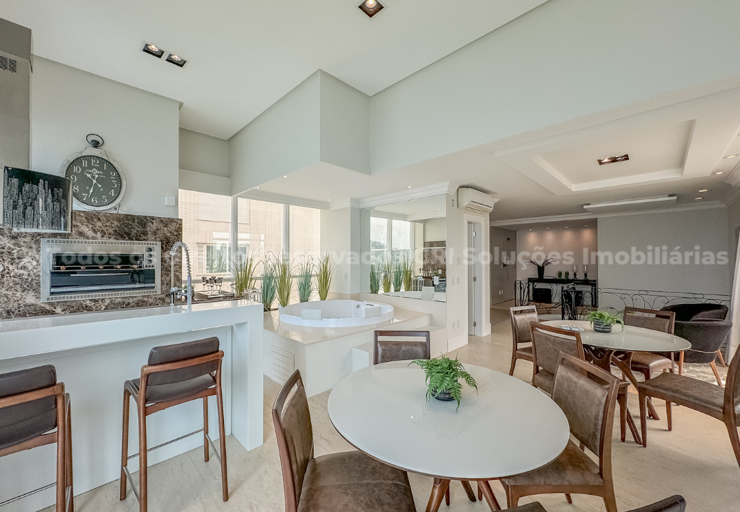 Foto do imóvel Cobertura Duplex Mobiliada com 03 Suítes Frente Mar á venda no Edifício Gran Felicitá em Balneário Camboriú