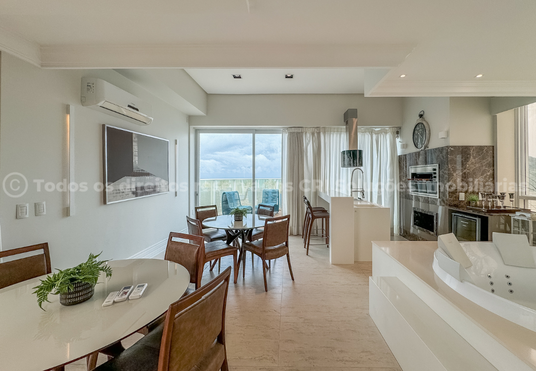 Foto do imóvel Cobertura Duplex Mobiliada com 03 Suítes Frente Mar á venda no Edifício Gran Felicitá em Balneário Camboriú