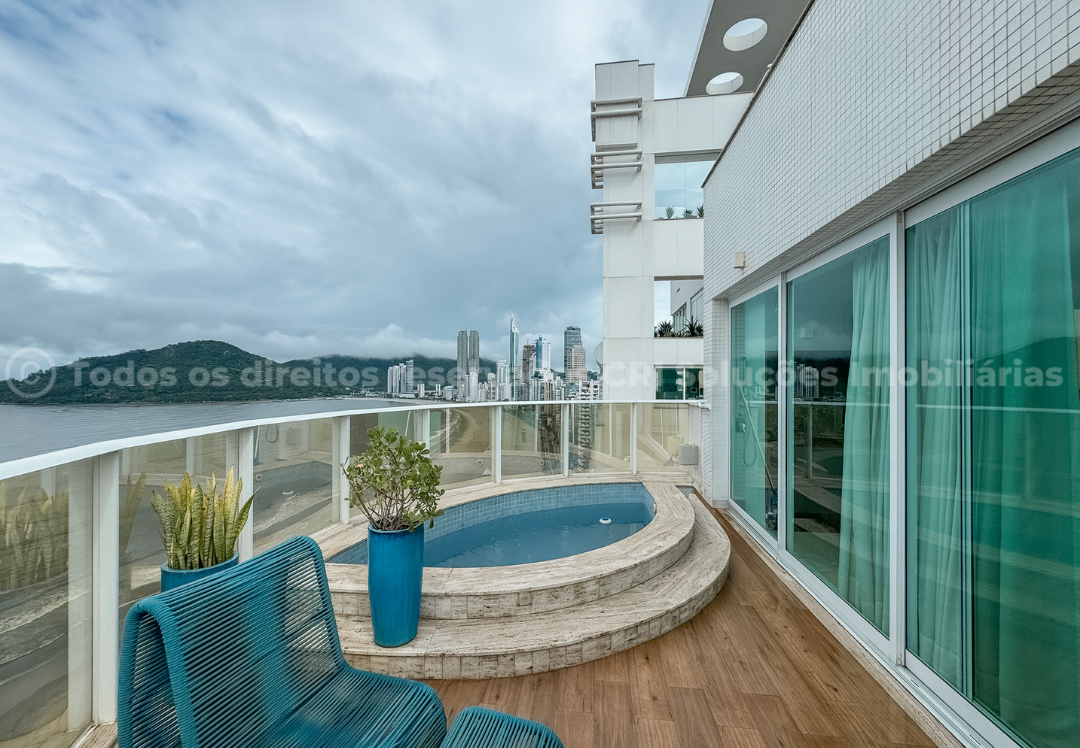 Foto do imóvel Cobertura Duplex Mobiliada com 03 Suítes Frente Mar á venda no Edifício Gran Felicitá em Balneário Camboriú