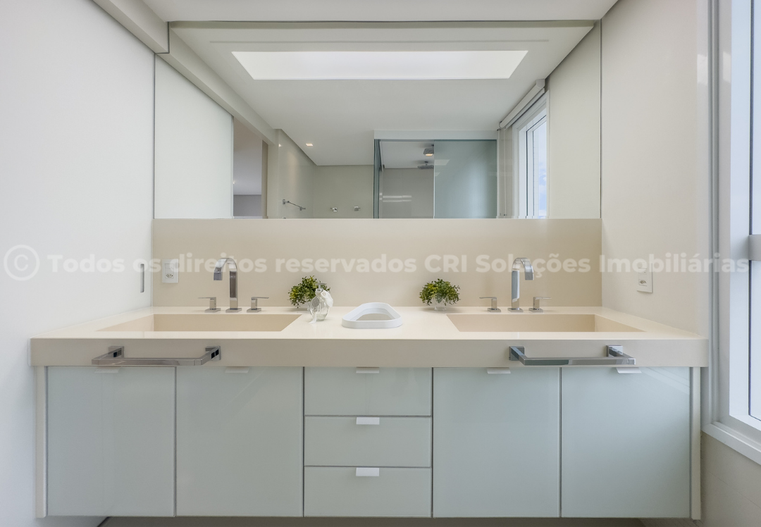 Foto do imóvel Cobertura Duplex Mobiliada com 03 Suítes Frente Mar á venda no Edifício Gran Felicitá em Balneário Camboriú