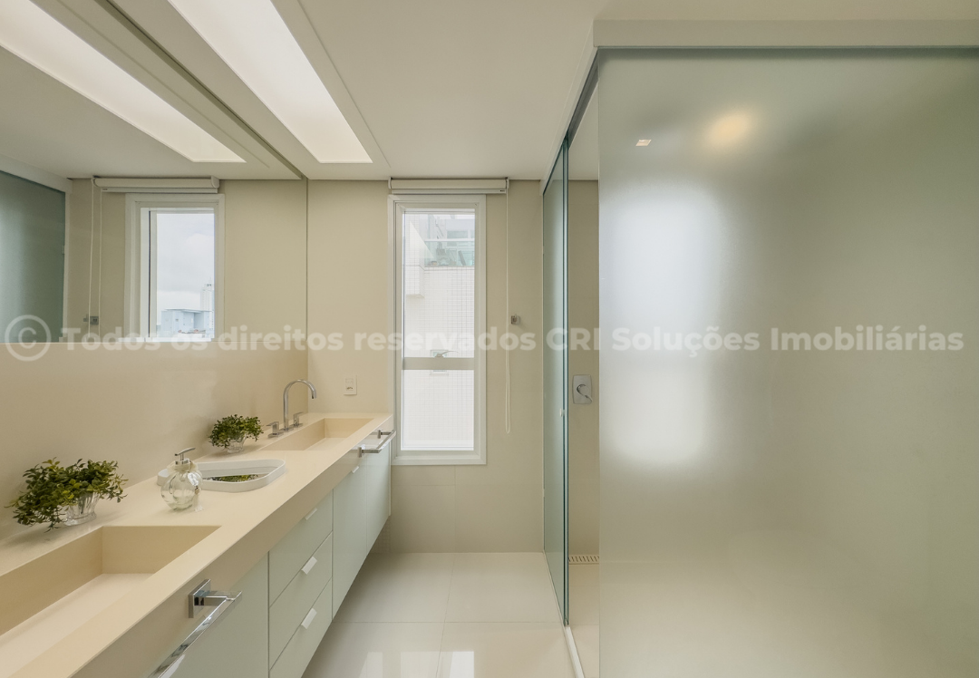 Foto do imóvel Cobertura Duplex Mobiliada com 03 Suítes Frente Mar á venda no Edifício Gran Felicitá em Balneário Camboriú