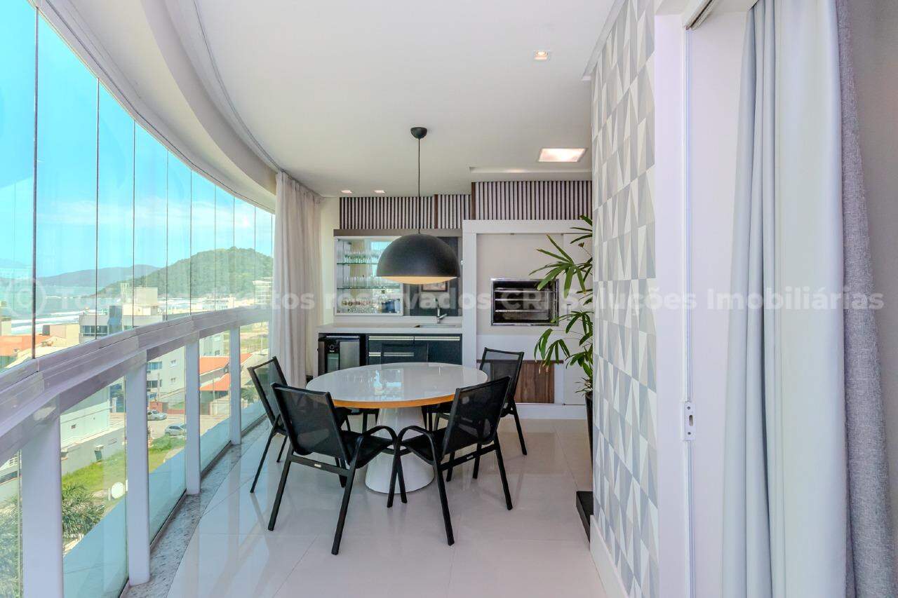 Apartamento mobiliado com 3 Suítes no Brava Beach Internacional na Praia Brava em Itajaí